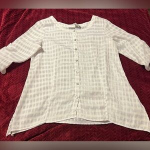 EUC White Stag Textured Shimmery White Button-Up Shirt Women’s Size Large